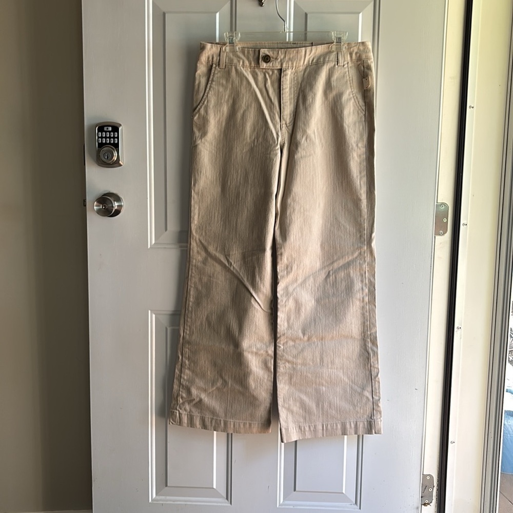 NWT Croft & Barrow wide leg Khaki colored jeans.   12 Short